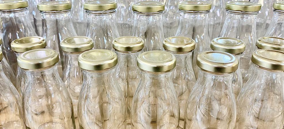 Bouteilles de verre vides